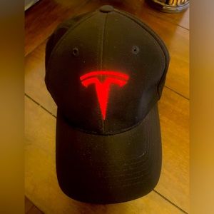 New Tesla hat size S/M